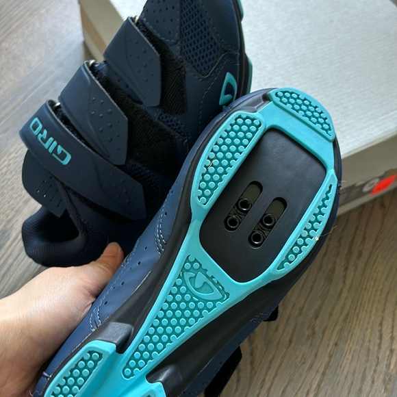 Cycling clip-less shoes new - Picture 2 of 4